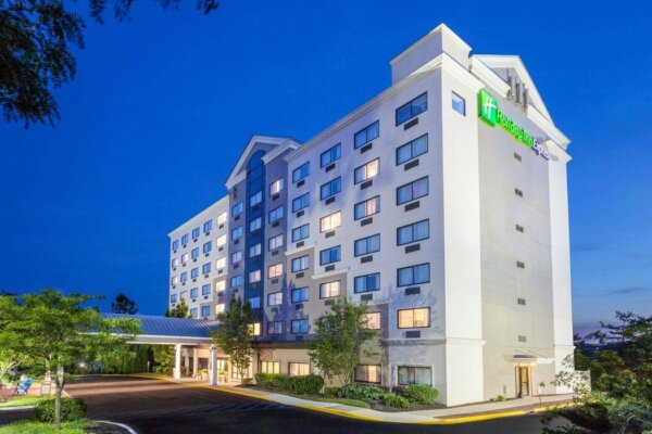 holiday-inn-express-hauppauge-1