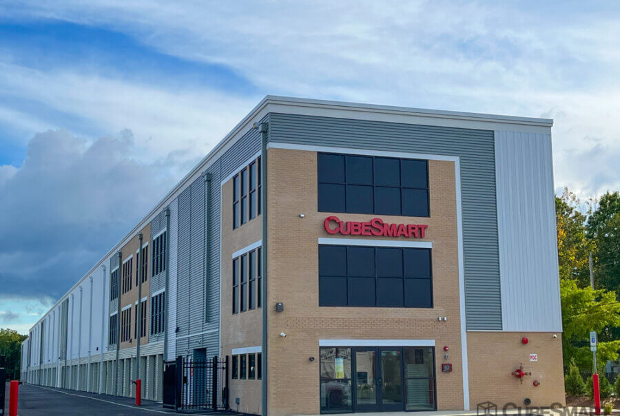 Exterior view of cubesmart storage facililty